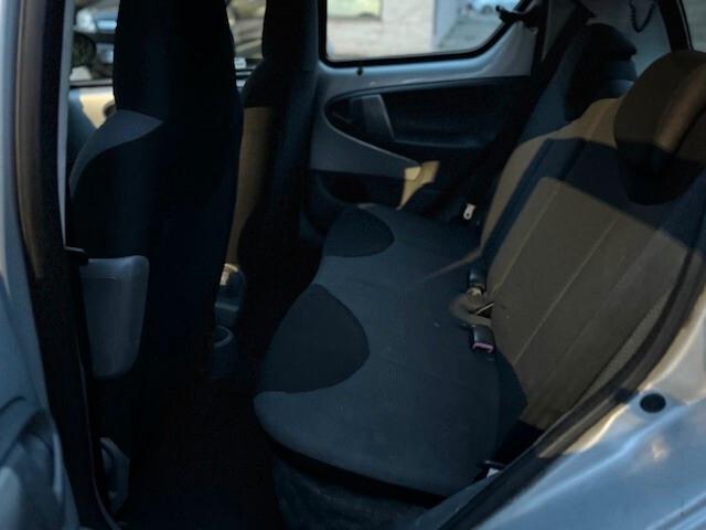 Toyota Aygo 1.0 12V VVT-i 5 porte Sol