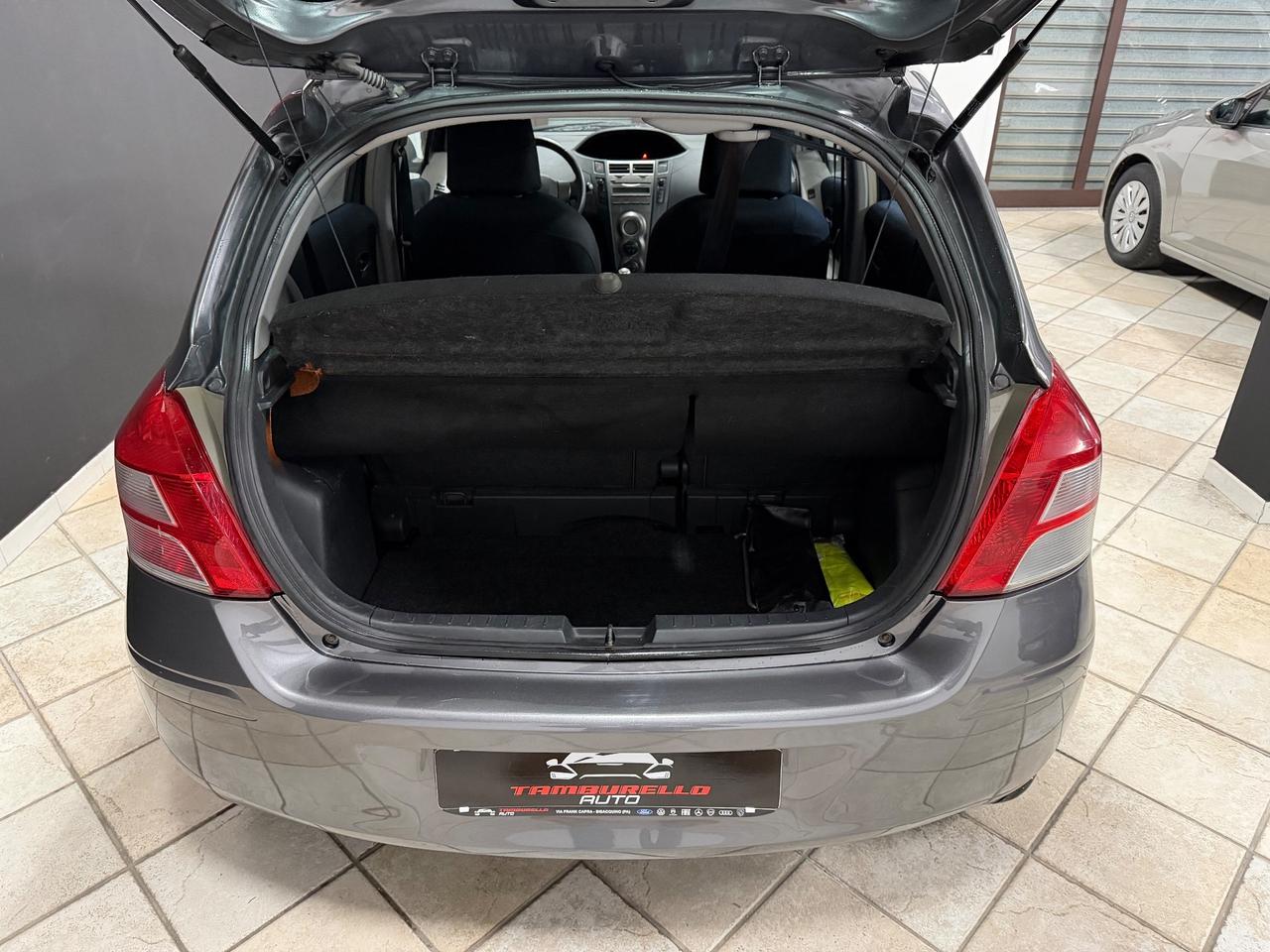 TOYOTA Yaris 1.0i (69) 5p. Sol 2010