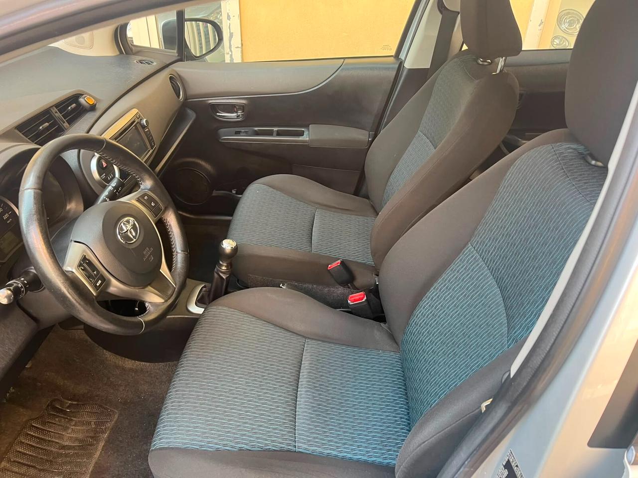 Toyota Yaris 1.0 5 porte Lounge *NEOPATENTATI*