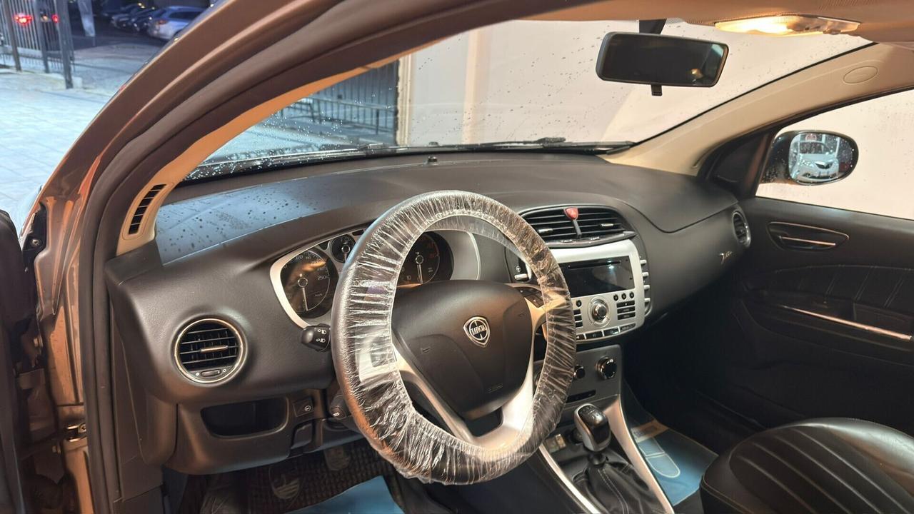 Lancia Delta 1.4 T-Jet 150 CV Argento