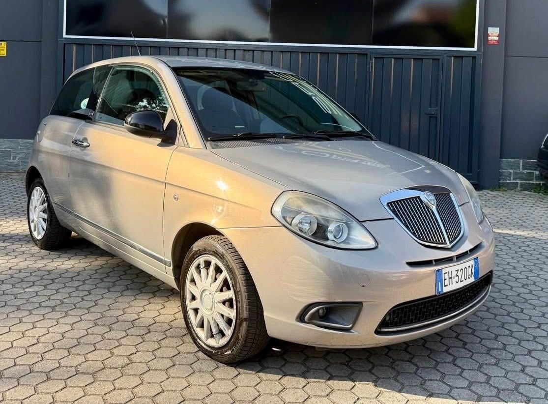 Lancia Ypsilon 1.2 Benzina Neopatentati Unico Proprietario