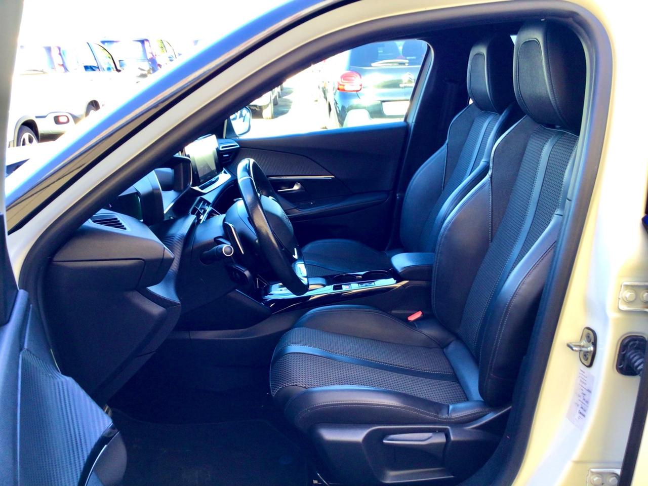 Peugeot 2008 BlueHDi 130 S&S EAT8 GT