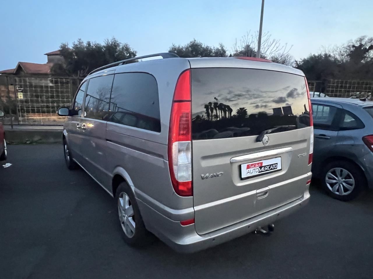 MERCEDEZ VIANO anno 2010