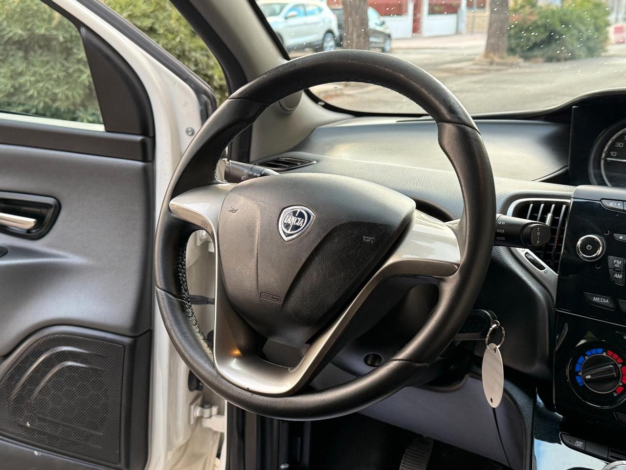 Lancia Ypsilon 0.9 TwinAir 5P Ecochic Gold - 2014