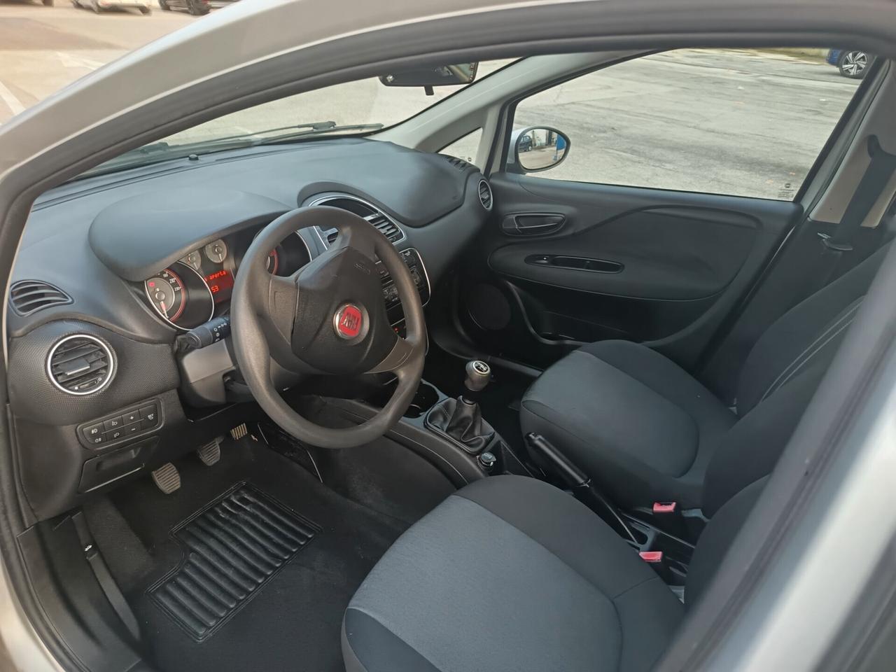 Fiat Punto 1.3 MJT II 75 CV 2015 ok neo patente