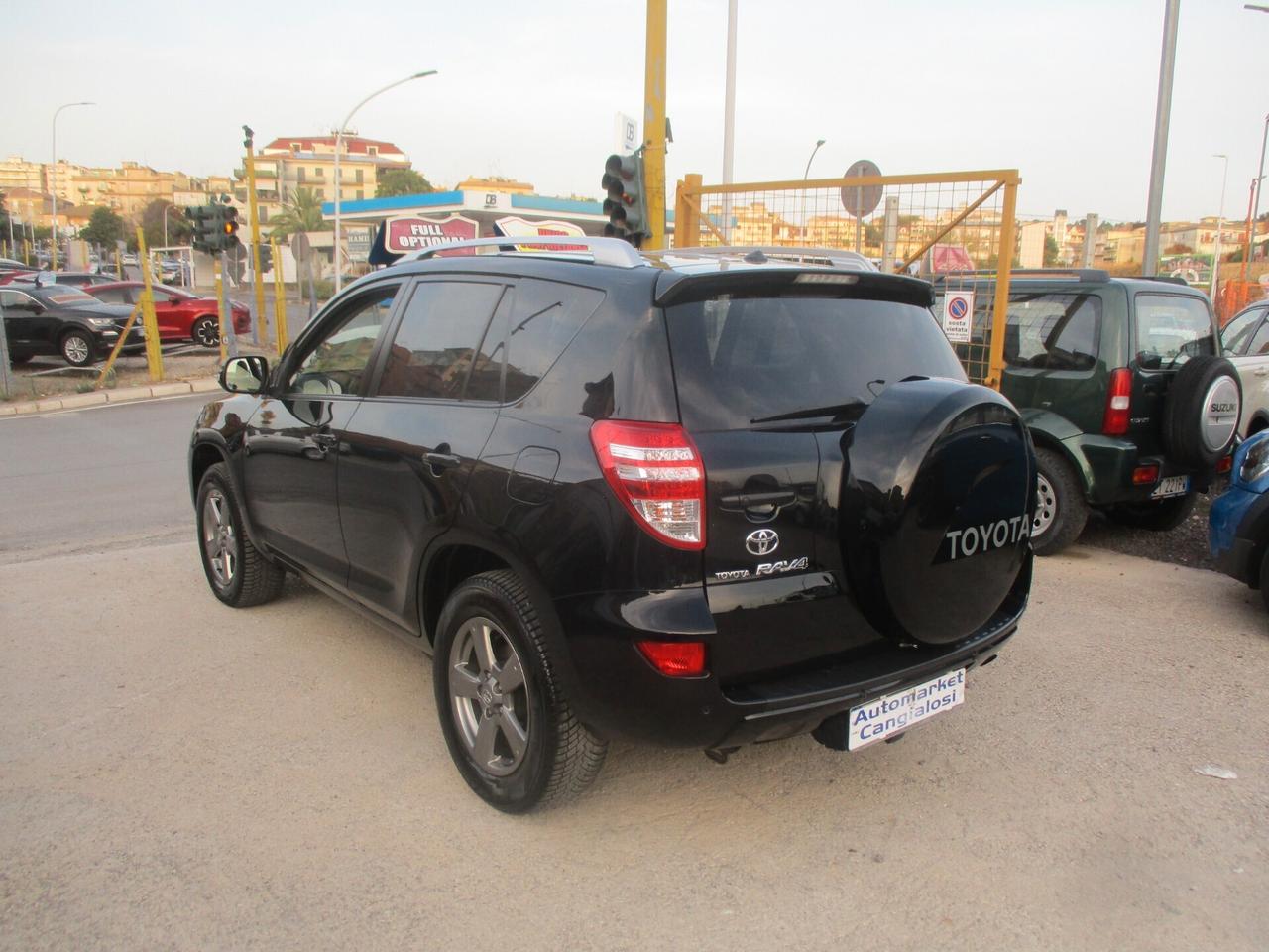 Toyota RAV 4 D-4D 150 CV CON GANGIO TRAINO 2013