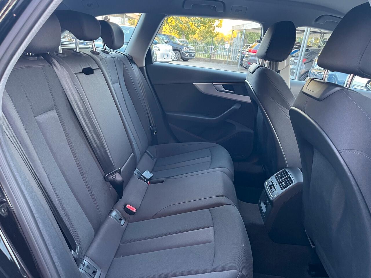 Audi A4 40 TDI S tronic line edition