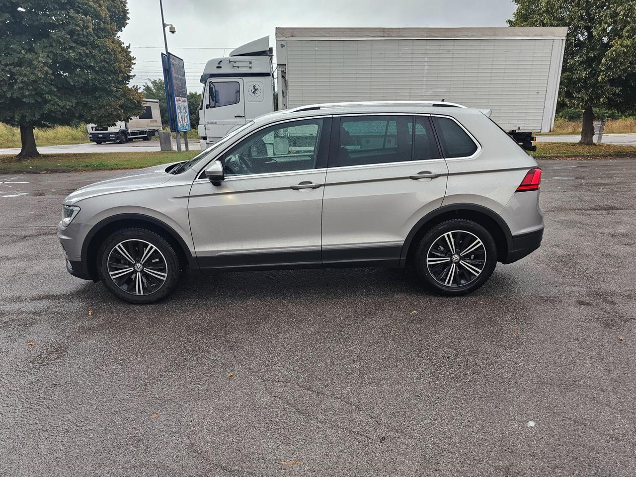 Volkswagen Tiguan 2.0 TDI SCR DSG Business BlueMotion Technology