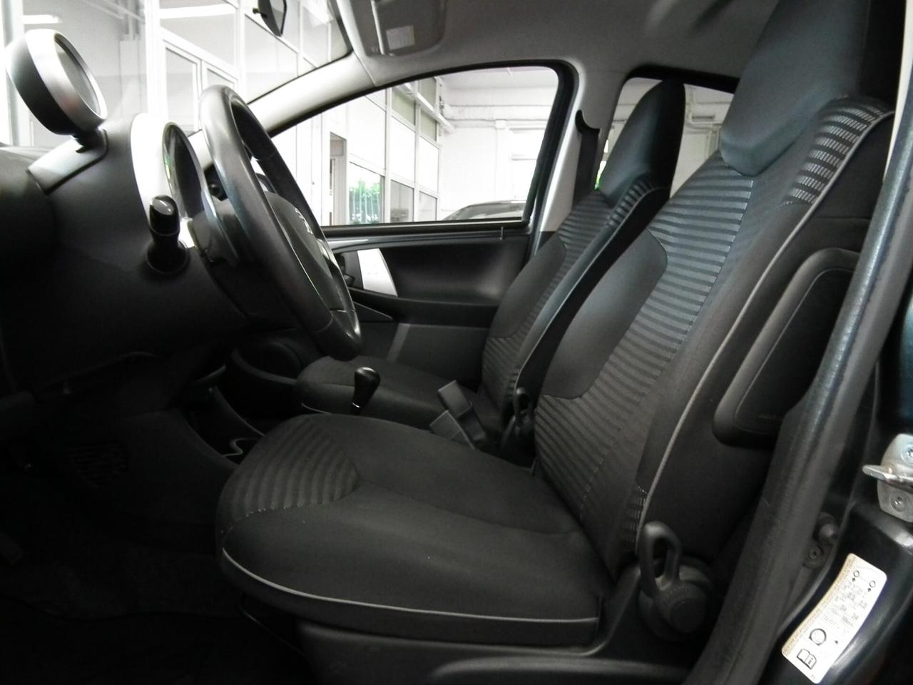 Peugeot 107 1.0 BZ 5P AUTOMATICA CON LA FRIZIONE DEL CAMBIO AUTOMATICO NUOVA !