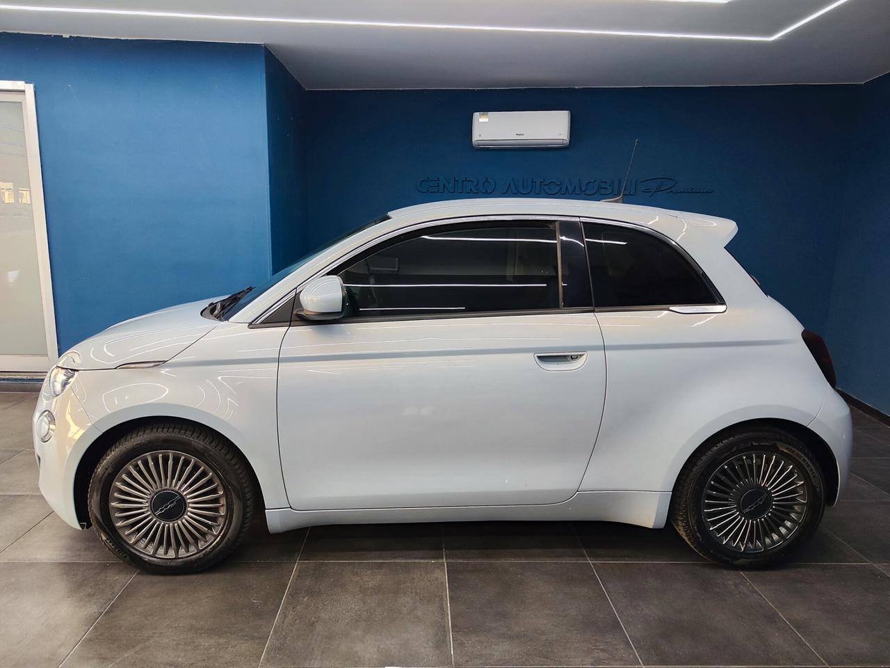 Fiat 500e Berlina 42 kWh Passion