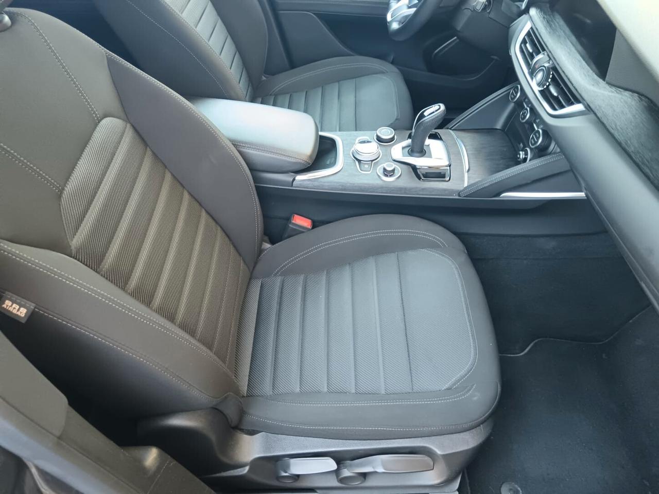 Alfa Romeo Stelvio 2.2 Turbodiesel 190 CV AT8 Q4 Business
