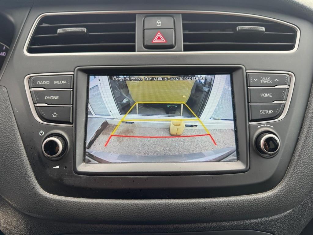 HYUNDAI i20 II 2018 - i20 5p 1.2 mpi Connectline 75cv