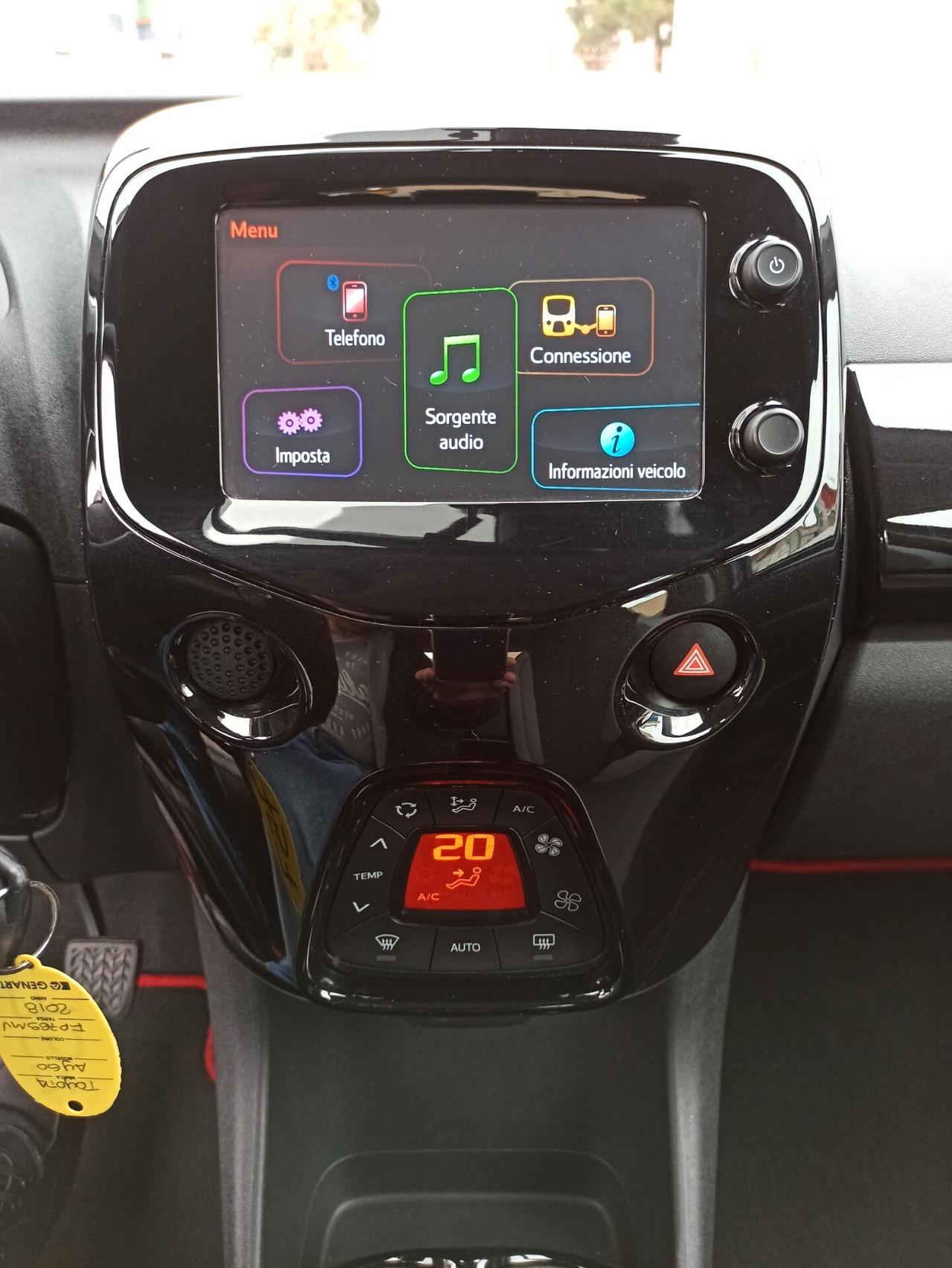 Toyota Aygo 1.0 VVT-i 69 CV 5 porte x-Black TSS MMT