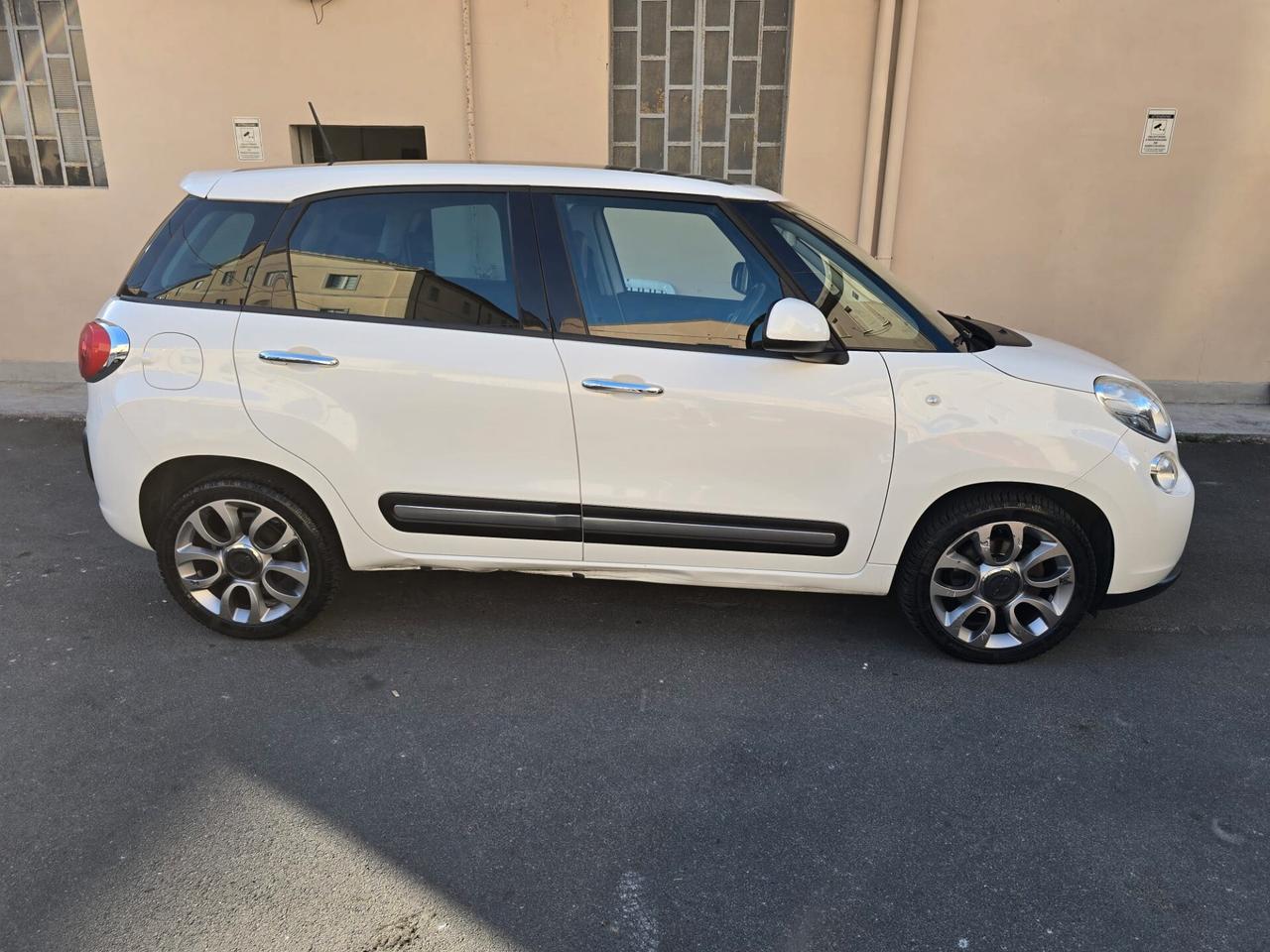 Fiat 500L 1.3 Multijet 85 CV Dualogic Lounge tetto panoramico cambio automatico