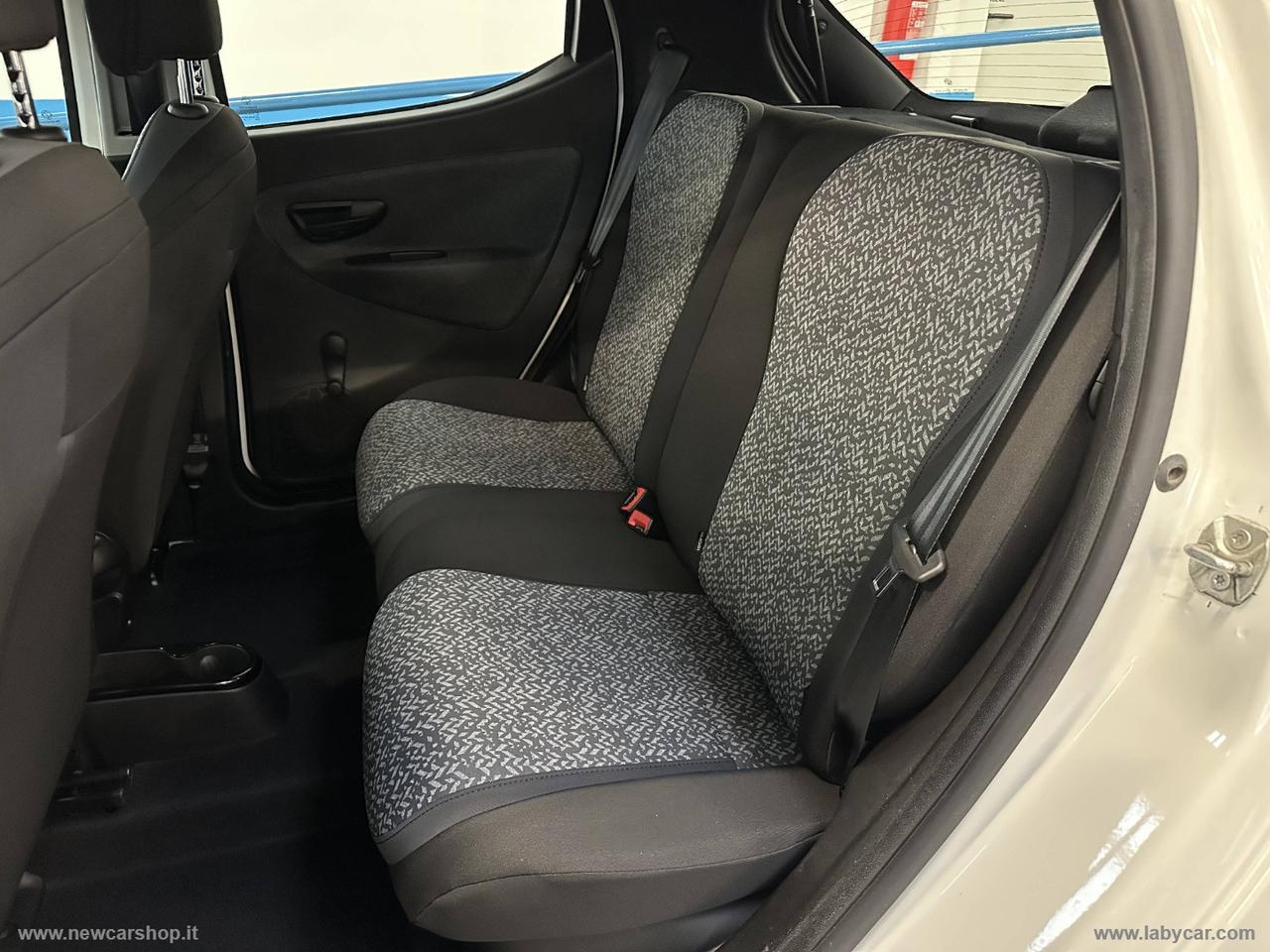 LANCIA Ypsilon 1.0 FireFly 5p.S&S Hybrid Silver NEOPATENTATI