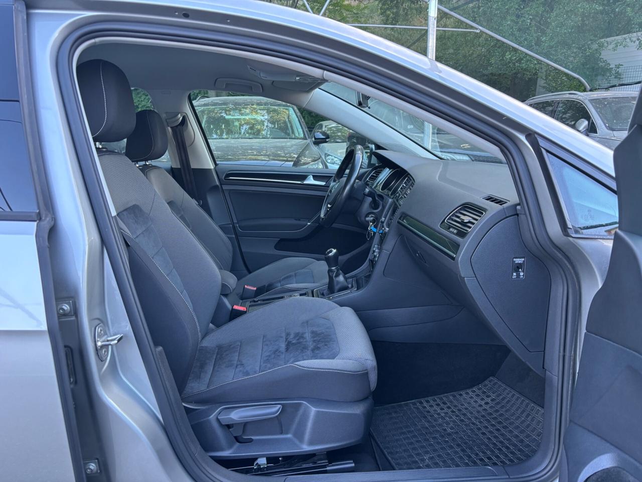 Volkswagen Golf 1.4 TSI 125CV 5p. Highline OK NEOPATENTATI