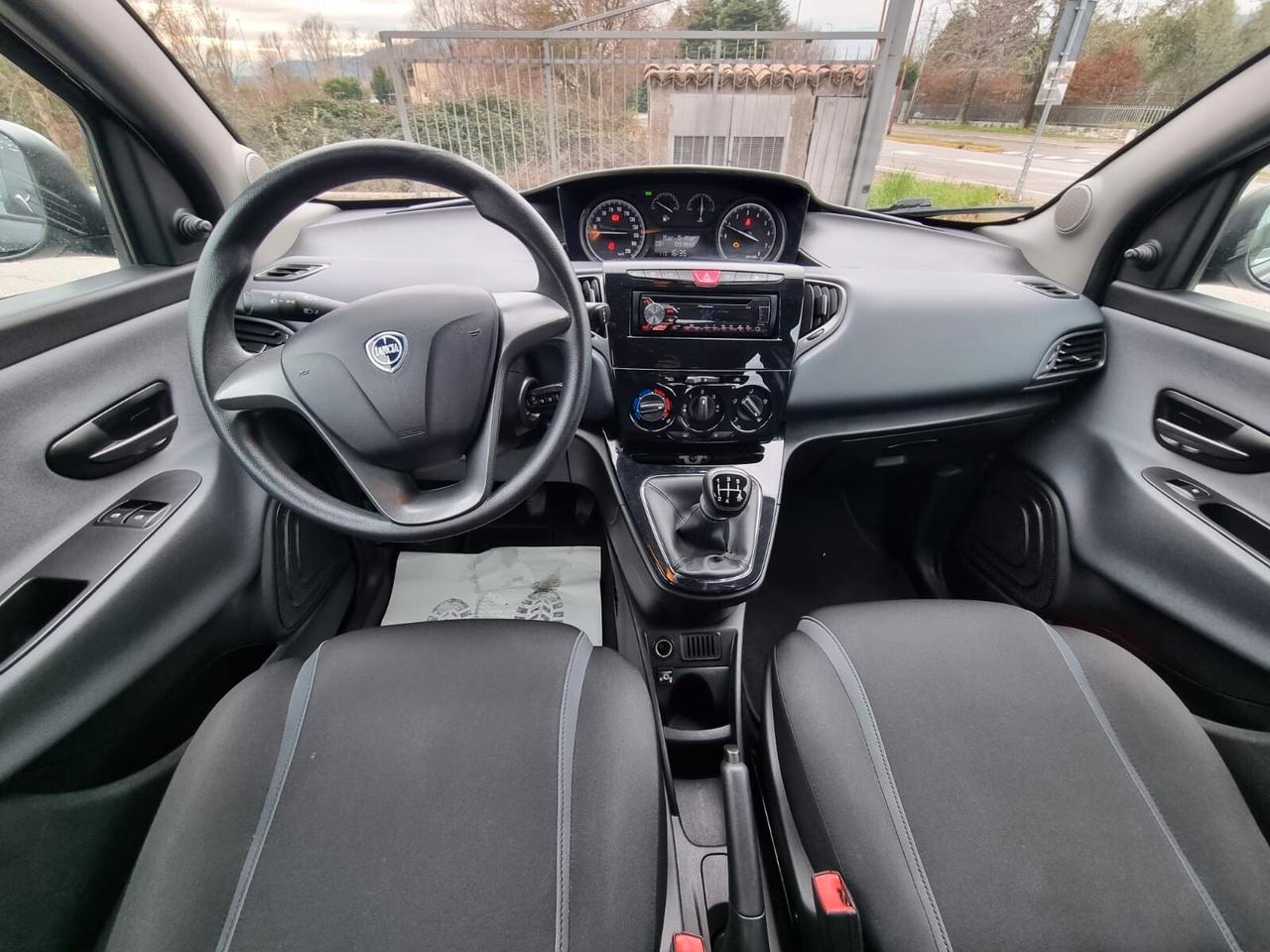 Lancia Ypsilon 1.2 69 CV 5 porte GPL Ecochic Silver