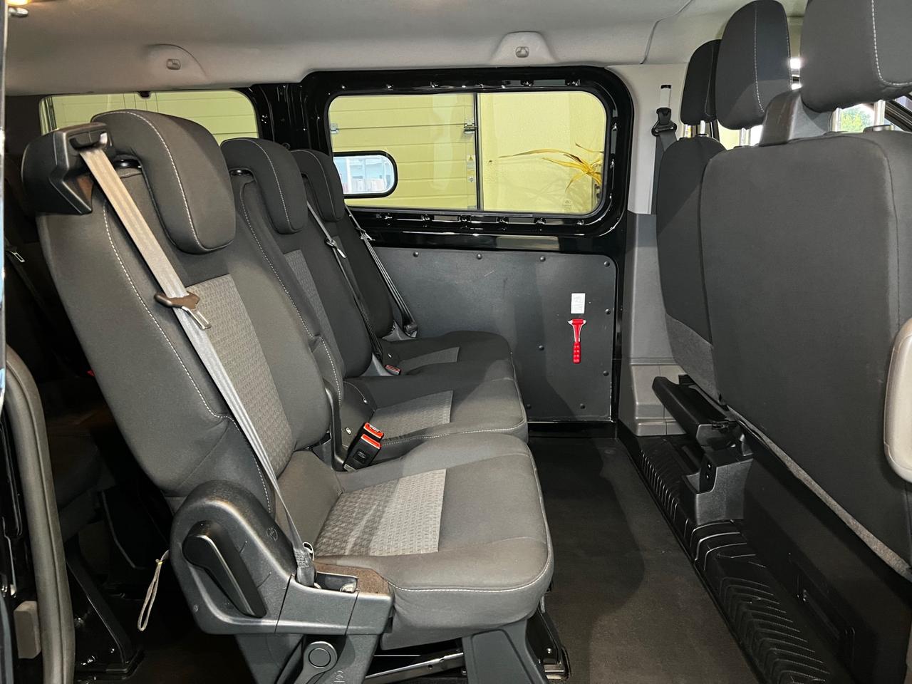 Ford Transit Custom 320 2.0 EcoBlue Hybrid 130 PC Combi Trend