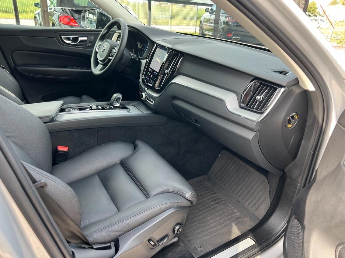Volvo XC 60 B4 (d) AWD automatico Plus Dark