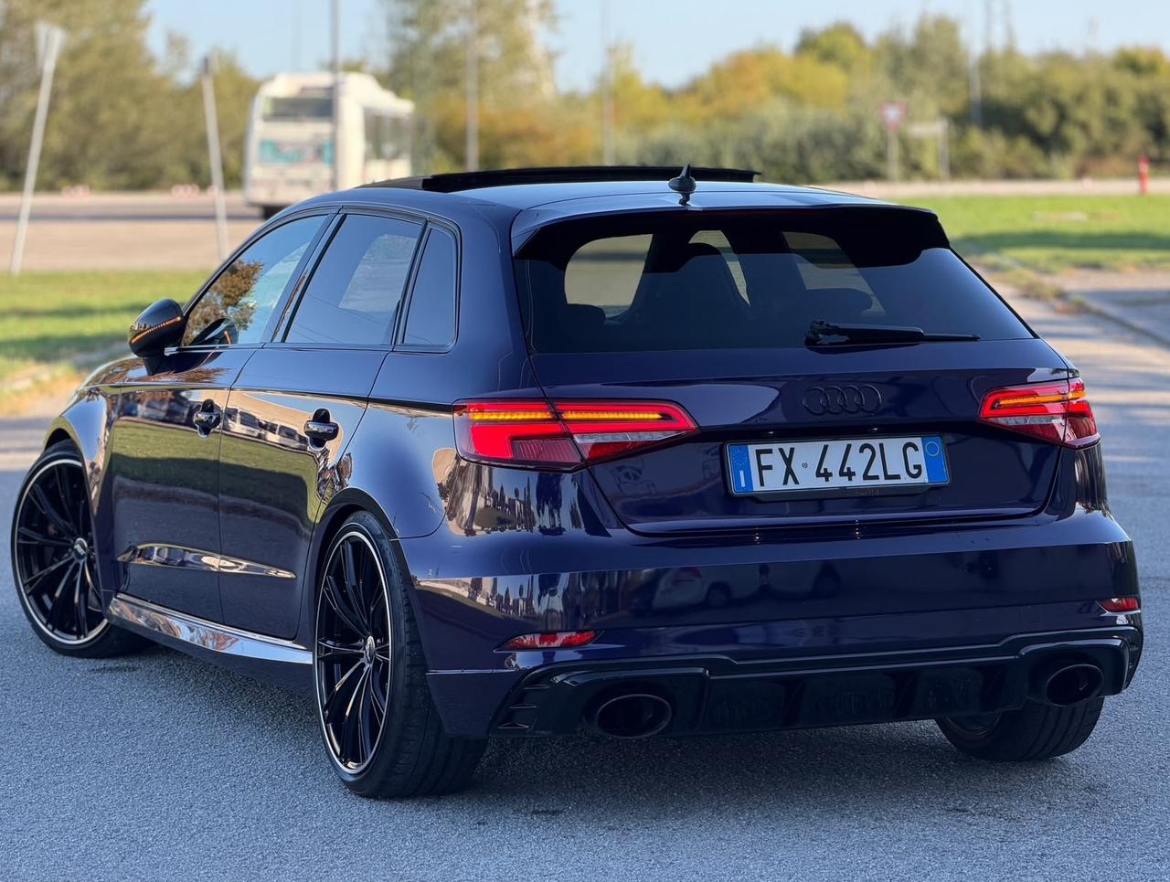 Audi A3 RS 3 Sedan