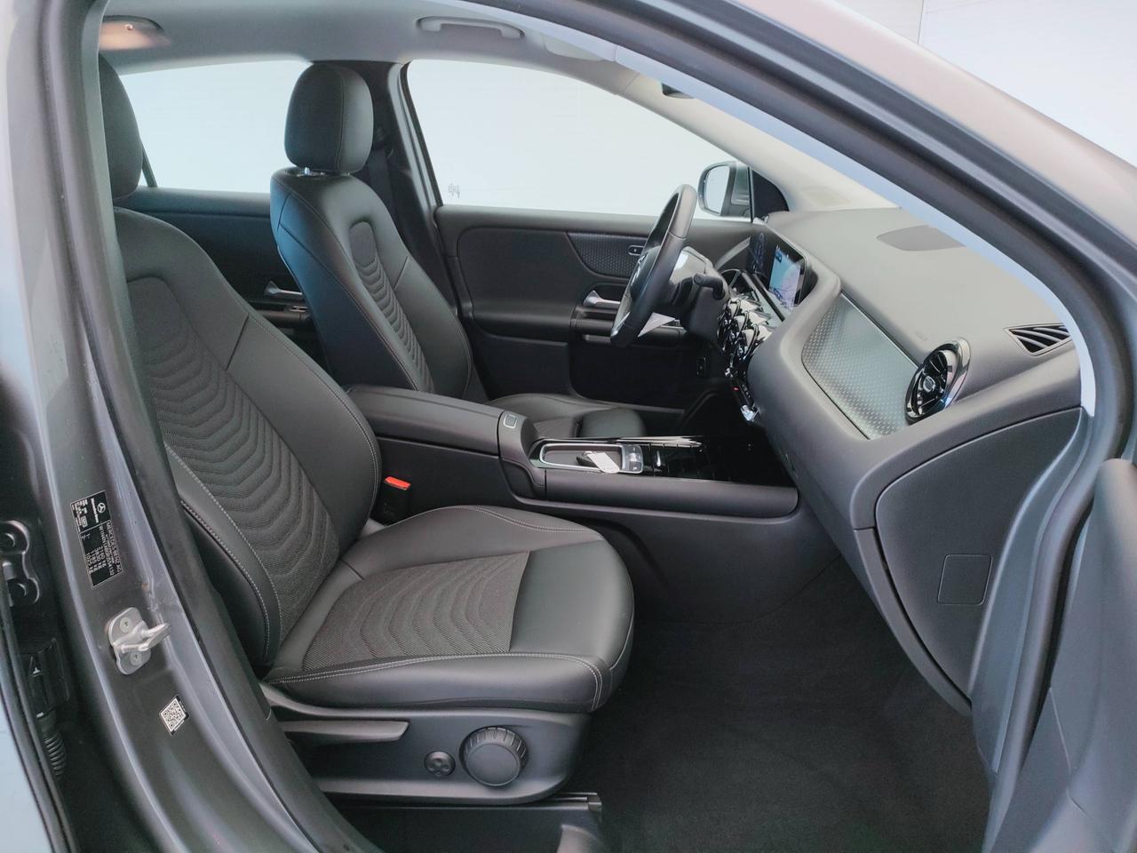 Mercedes-Benz GLA-H247 2023 - GLA 180 d Advanced auto