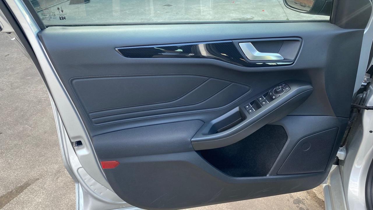 Ford Focus 1.0 EcoBoost Hybrid 125CV Powershift SW ST-Line Design
