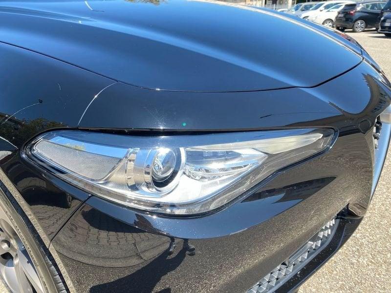 Alfa Romeo Giulia 2.2 t Sport Tech 160cv auto