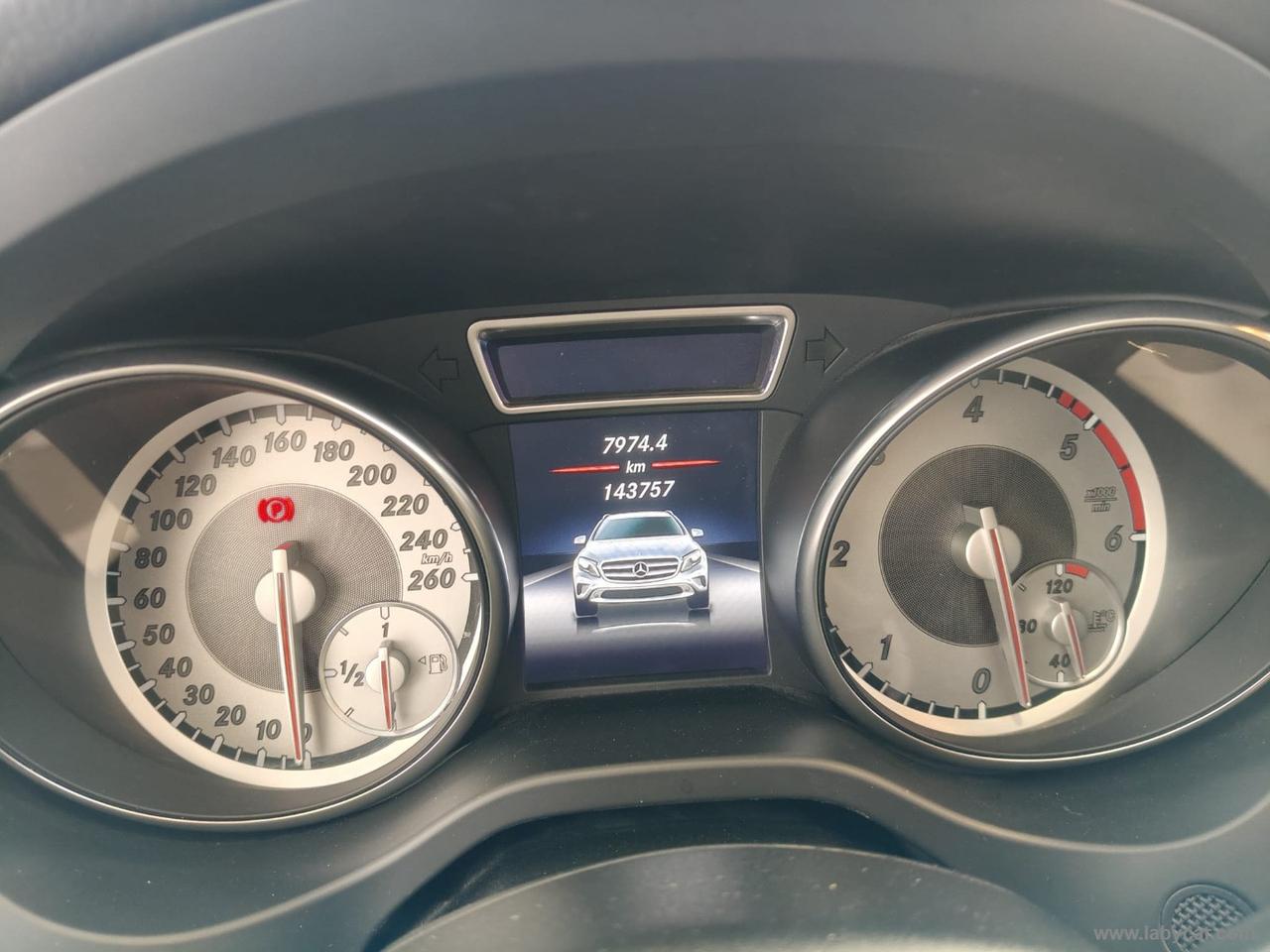MERCEDES-BENZ GLA 180 d Automatic Sport