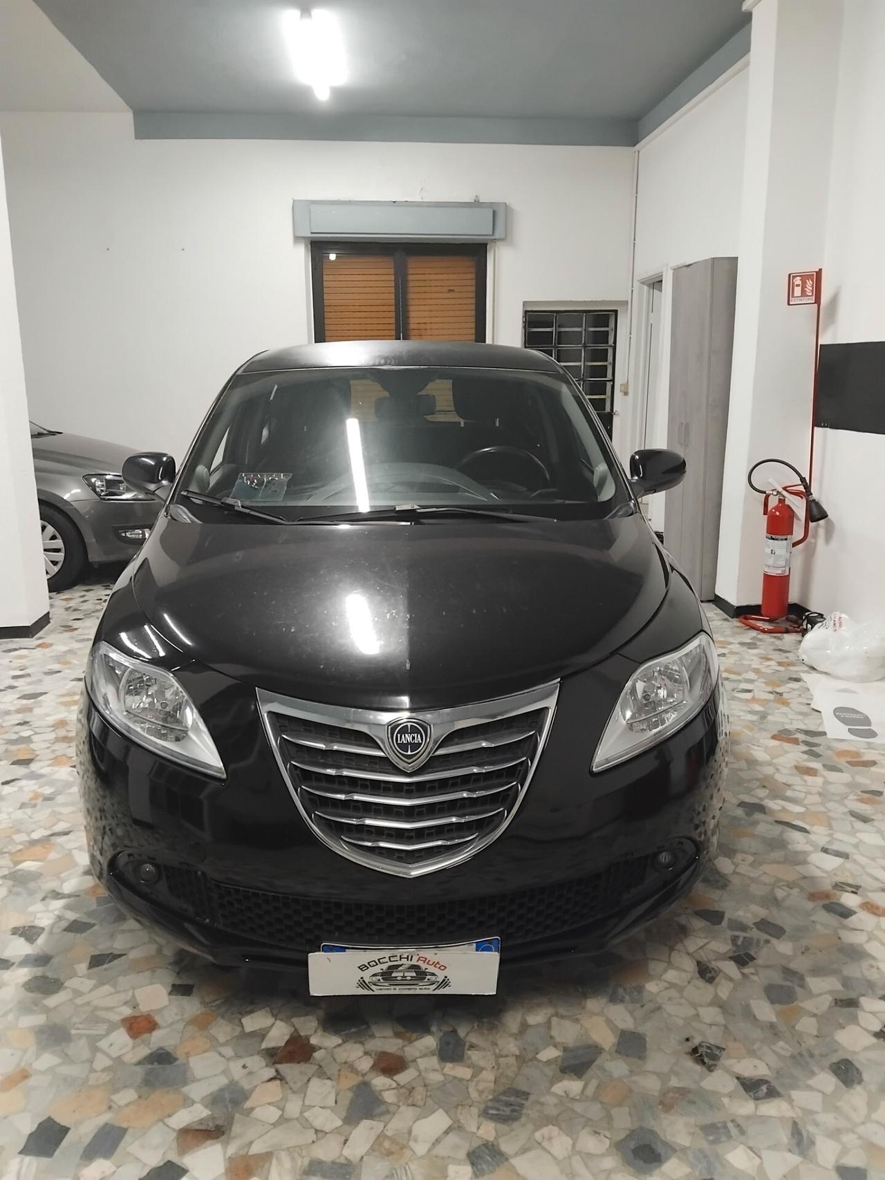 Lancia Ypsilon 0.9 TwinAir 85 CV 5 porte S&S Silver
