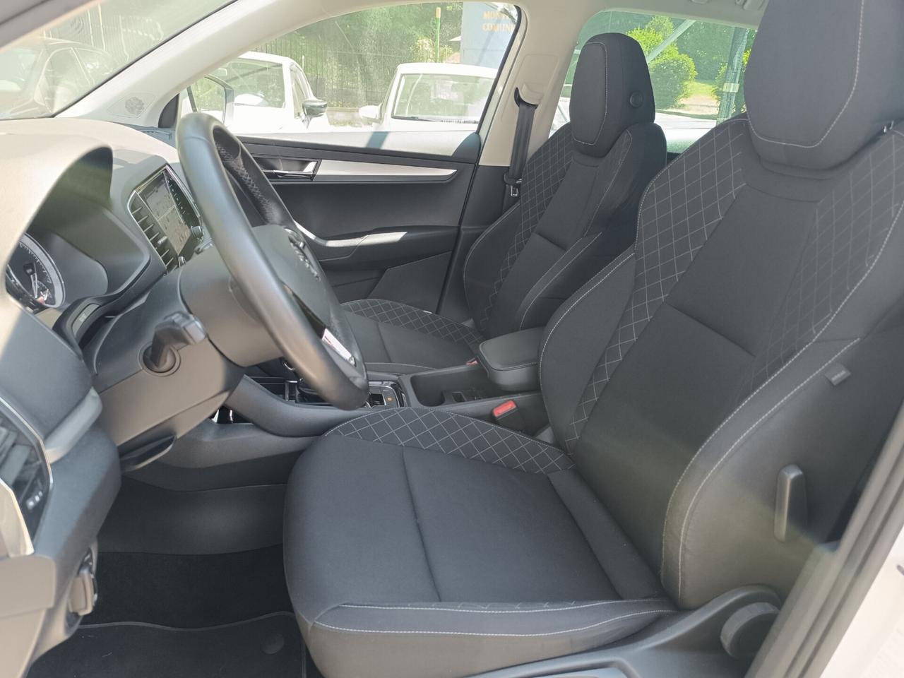 Skoda Karoq 1.6 TDI SCR DSG Executive NAVI, RETROCAMERA