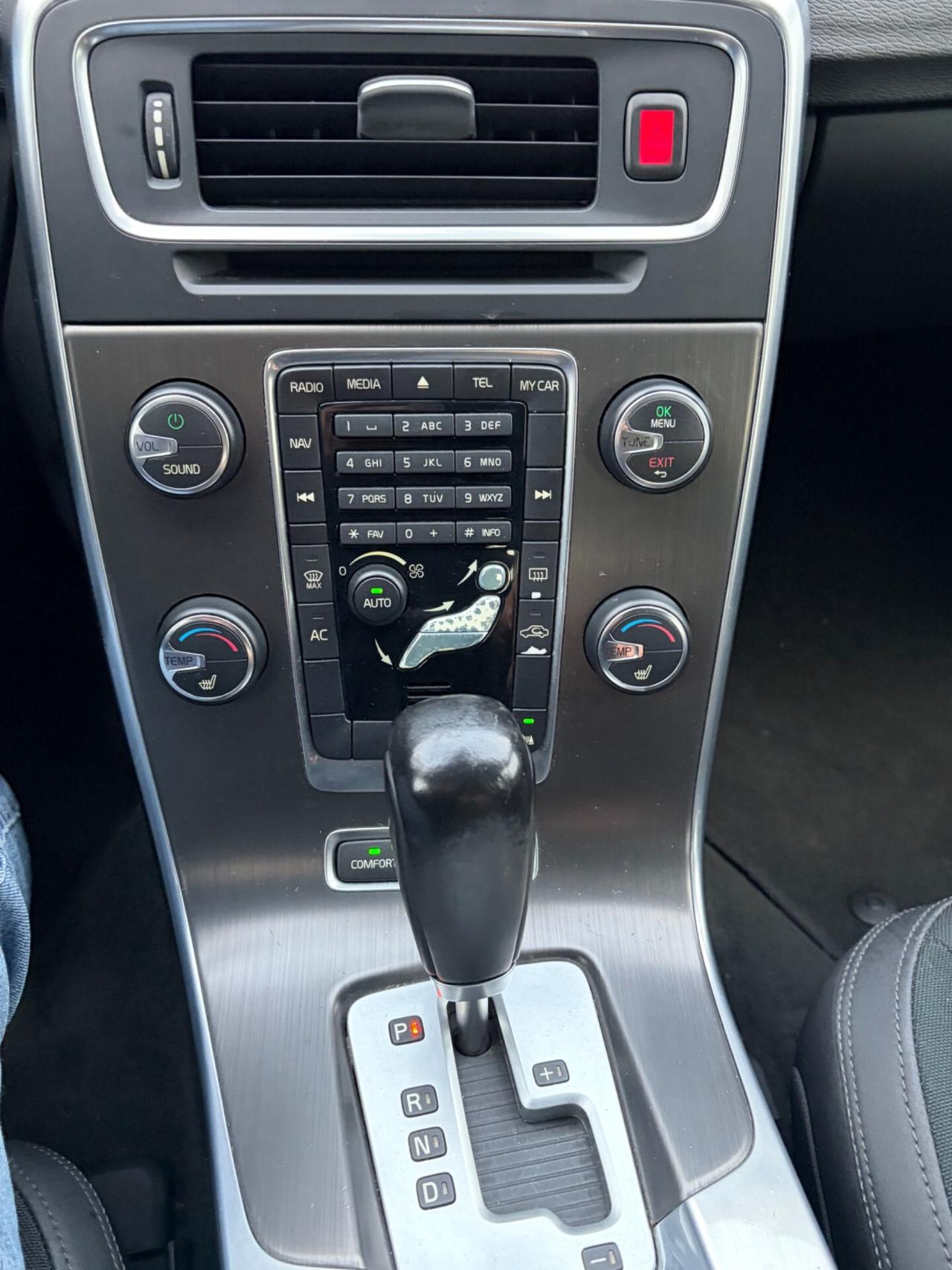 Volvo V60 D5 Geartronic Momentum