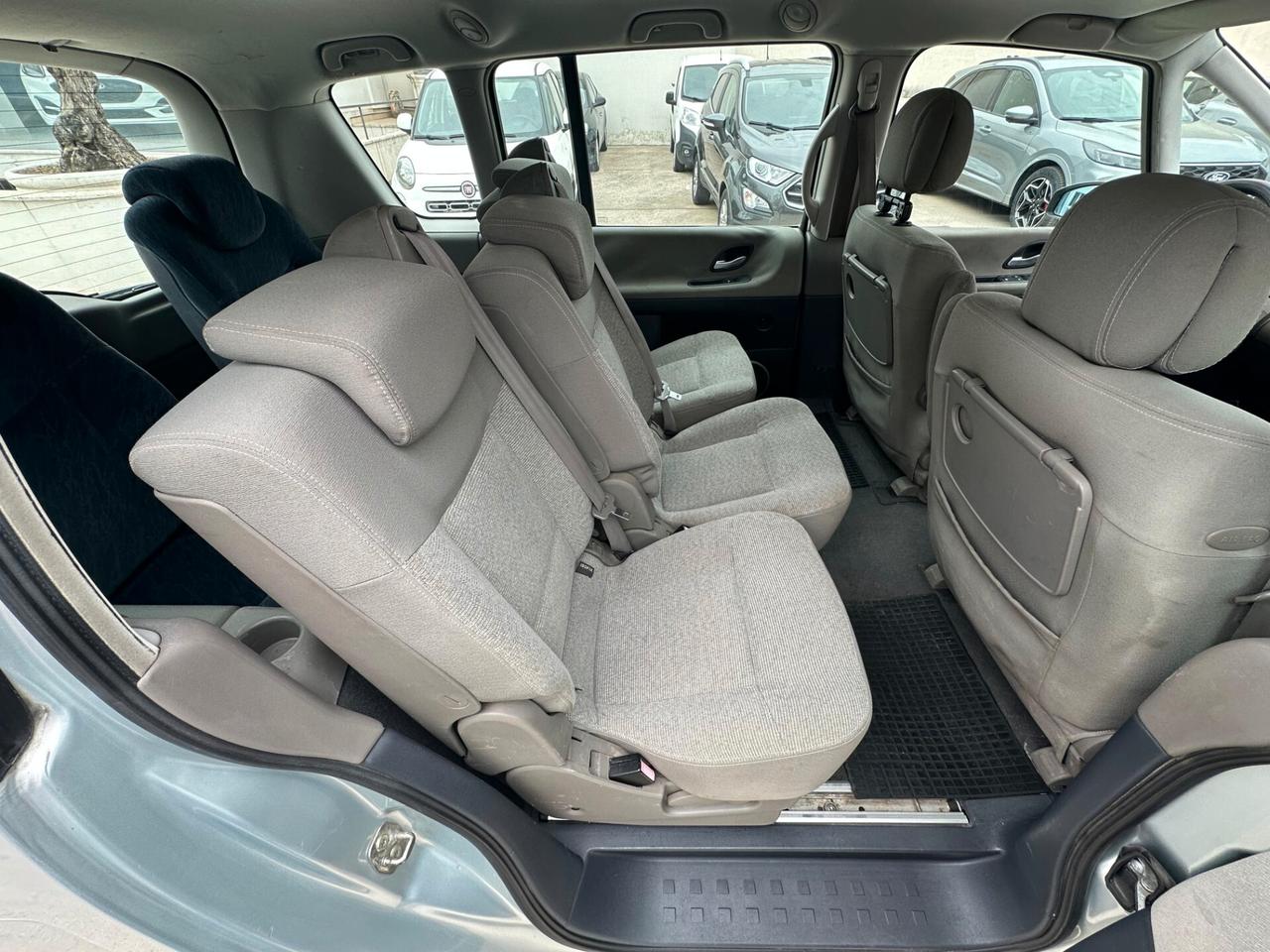 RENAULT ESPACE AUTHENTIQUE 7 POSTI