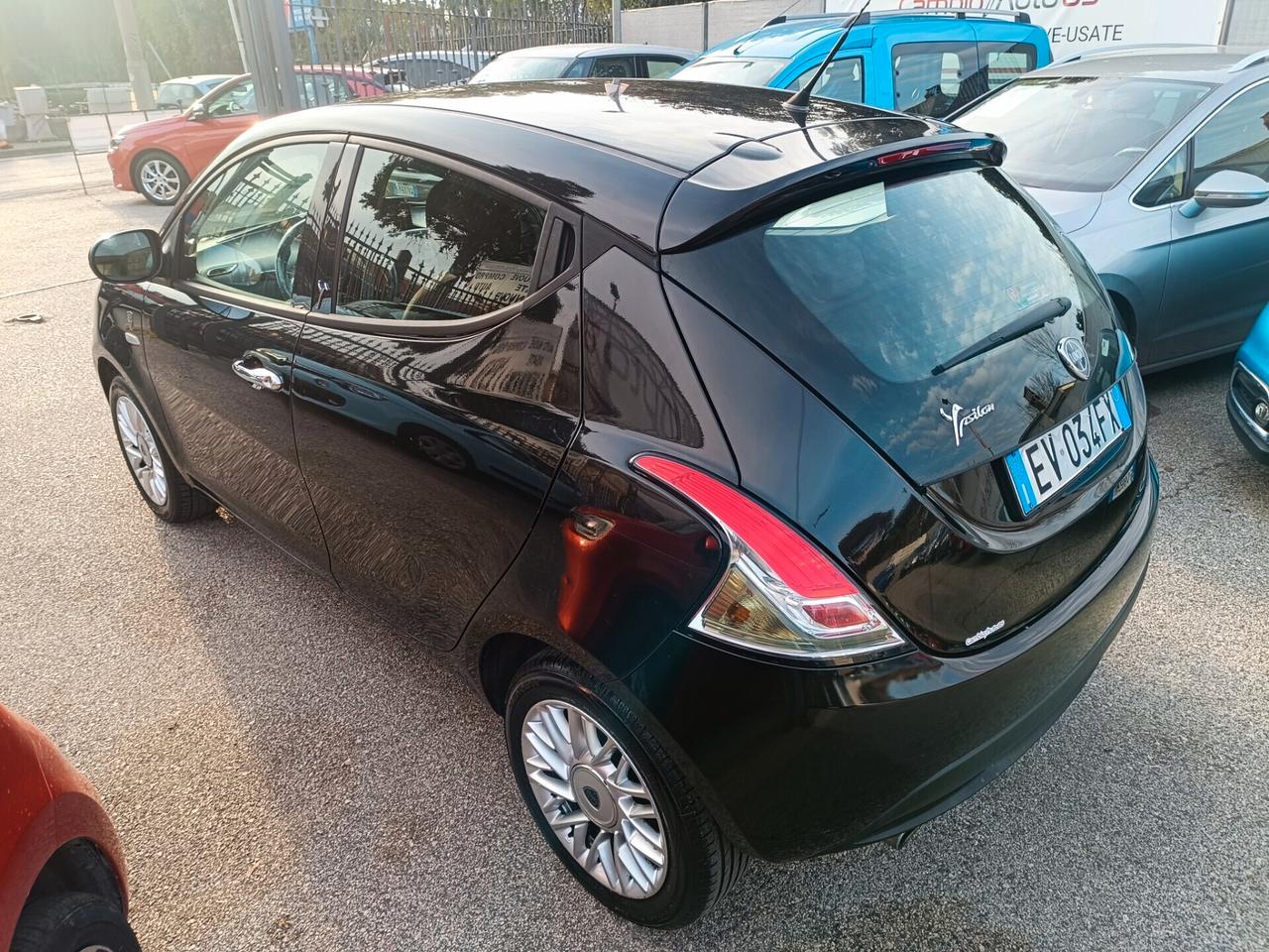 Lancia Ypsilon 1.2 69 CV 5 porte Platinum