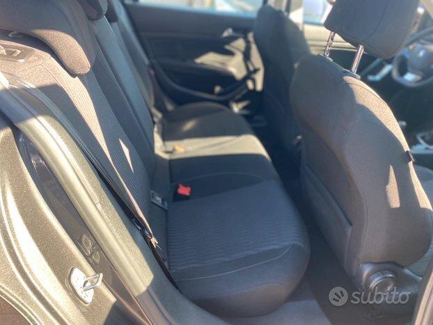 Peugeot 308 308