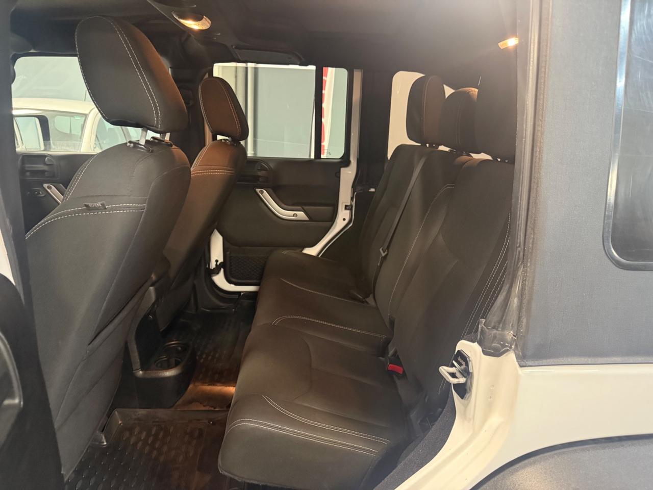 Jeep Wrangler 2.8 CRD DPF Rubicon Auto Soft Top Lungo