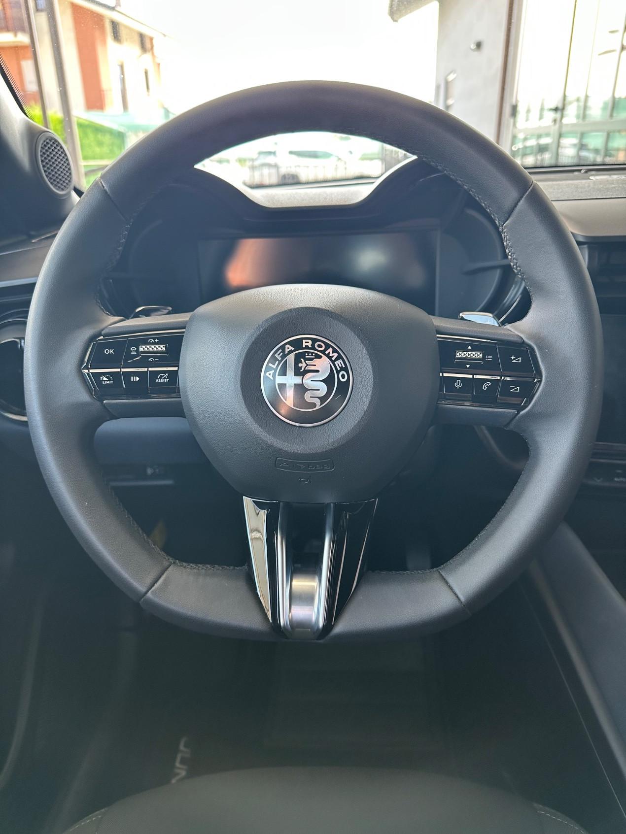 Alfa Romeo Junior 1.2 ibrida 145cv edct6