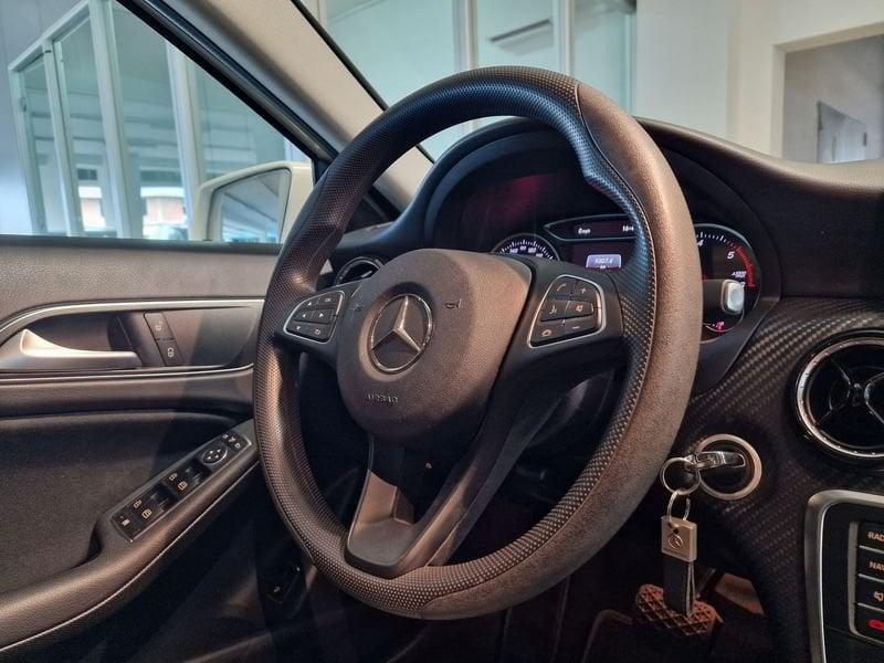Mercedes-Benz GLA 200 d Automatic Premium