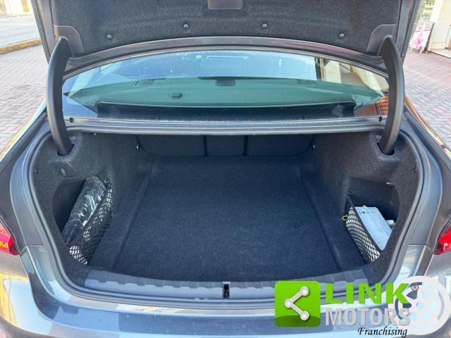 BMW 320 d 48V xDrive Business Advantage