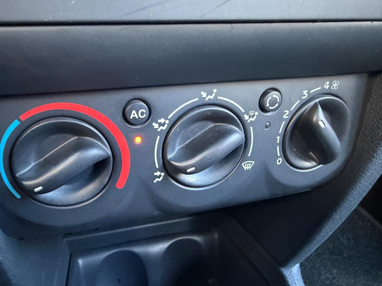 RENAULT CLIO 1.2 BENZINA UNI PROP 48.000KM