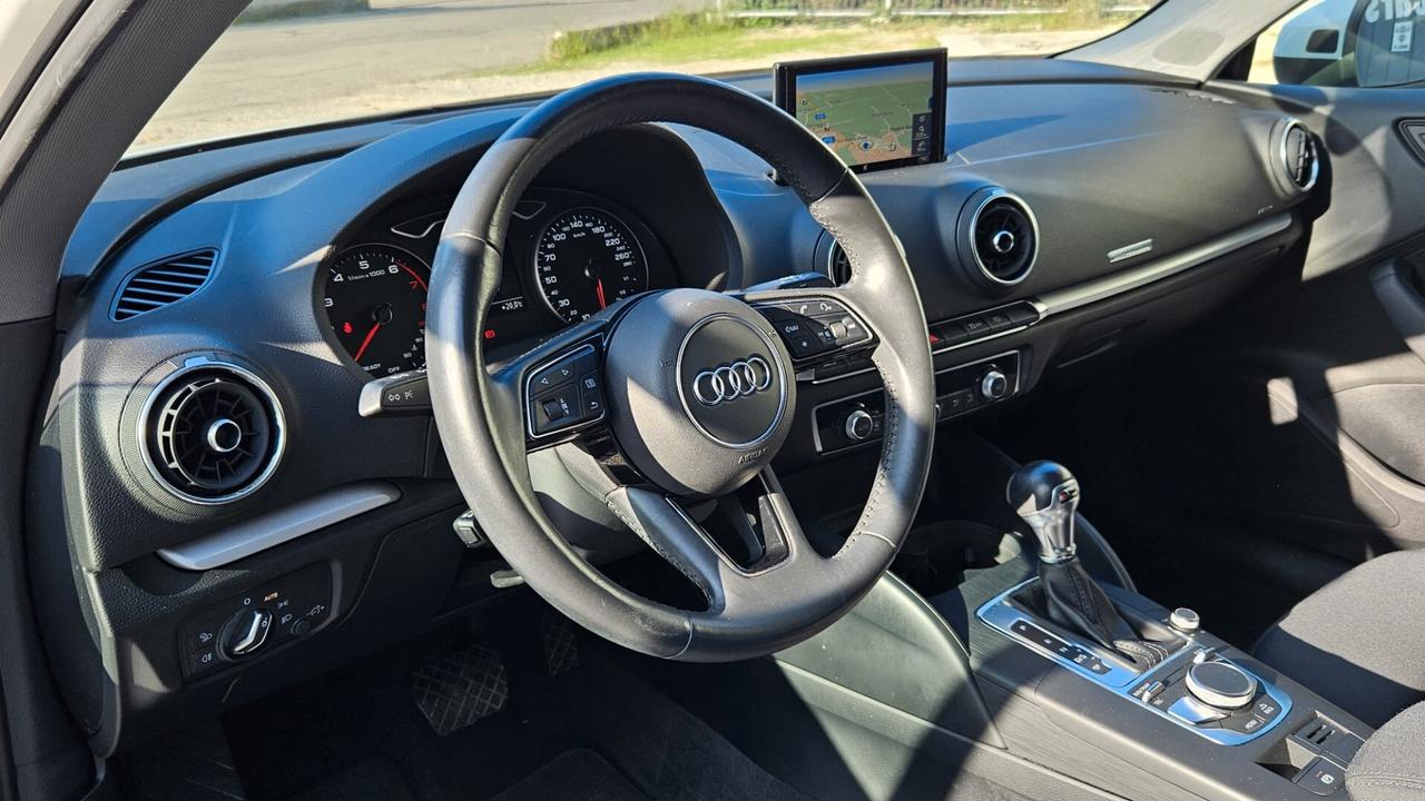 Audi A3 35 TFSI automatico