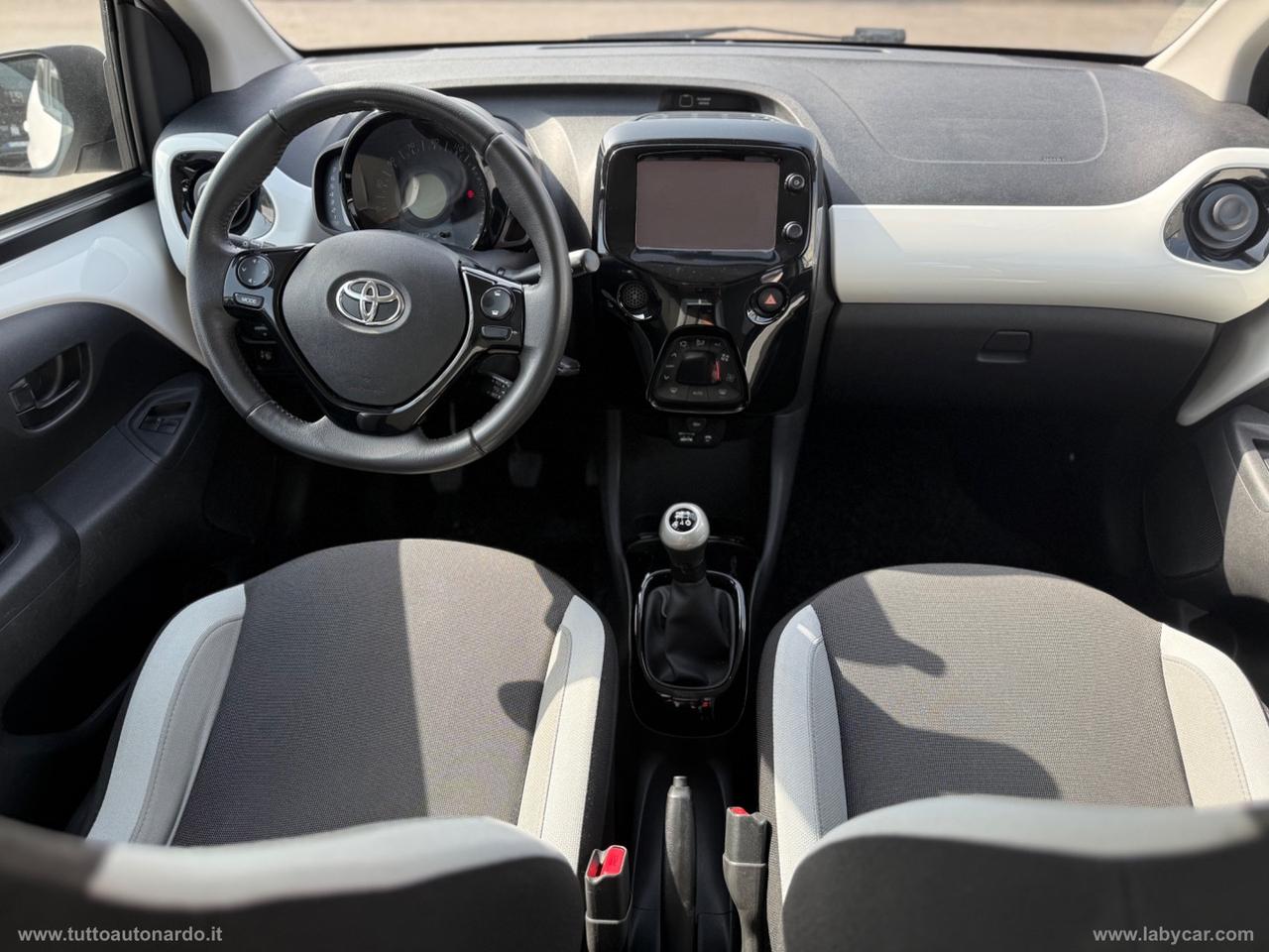 TOYOTA Aygo 1.0 VVT-i 69 CV 5p. x-wave