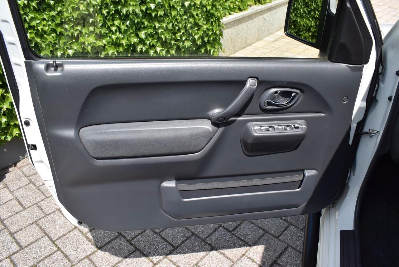 Suzuki Jimny 1.3 4WD EDIZ. BLACK & WHITE TAGLIANDI