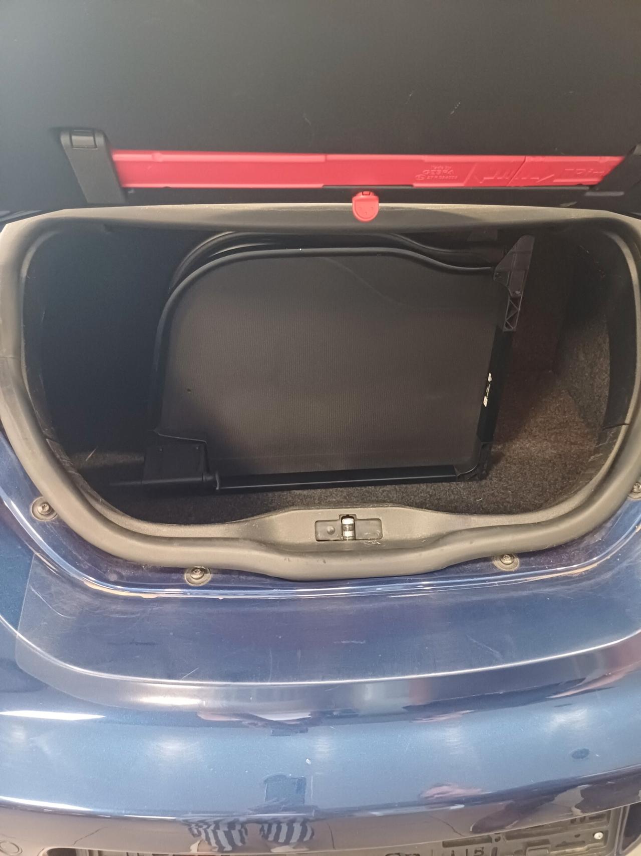 Volkswagen New Beetle 1.6 Cabrio NEOPATENTATI