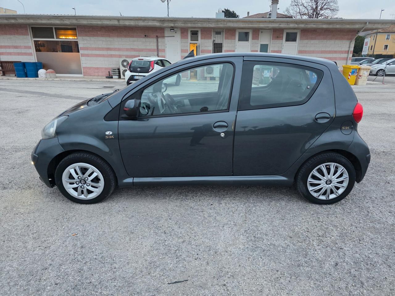 Toyota Aygo 1.0 12V VVT-i 5 porte Sol