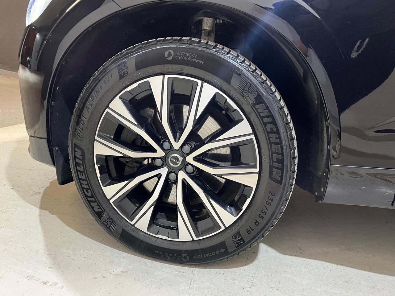 Volvo XC60 B4 (d) AWD automatico Ultimate Dark