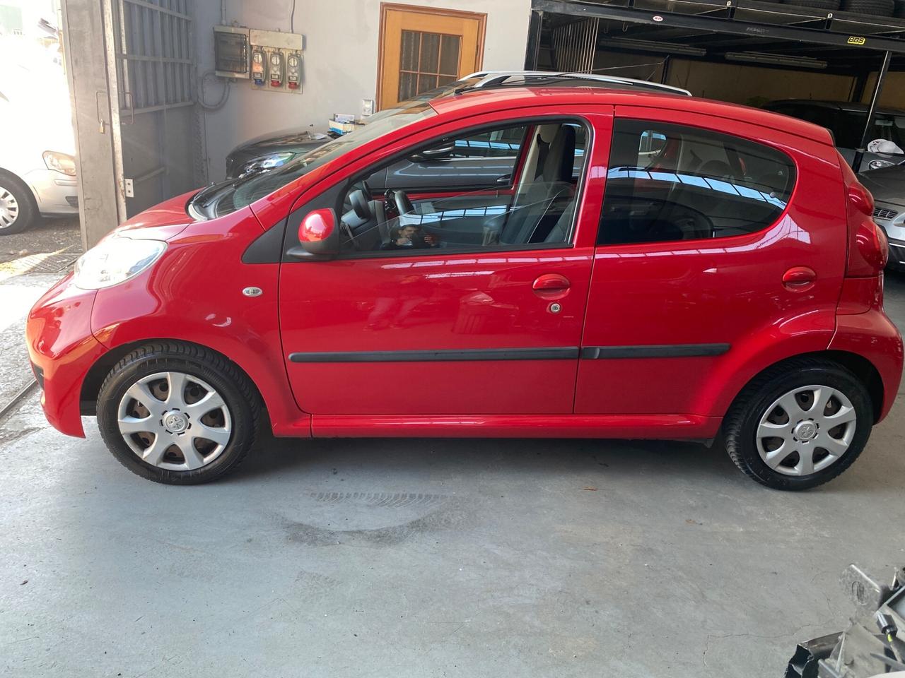 Peugeot 107 1.0 68CV 5p. Plaisir