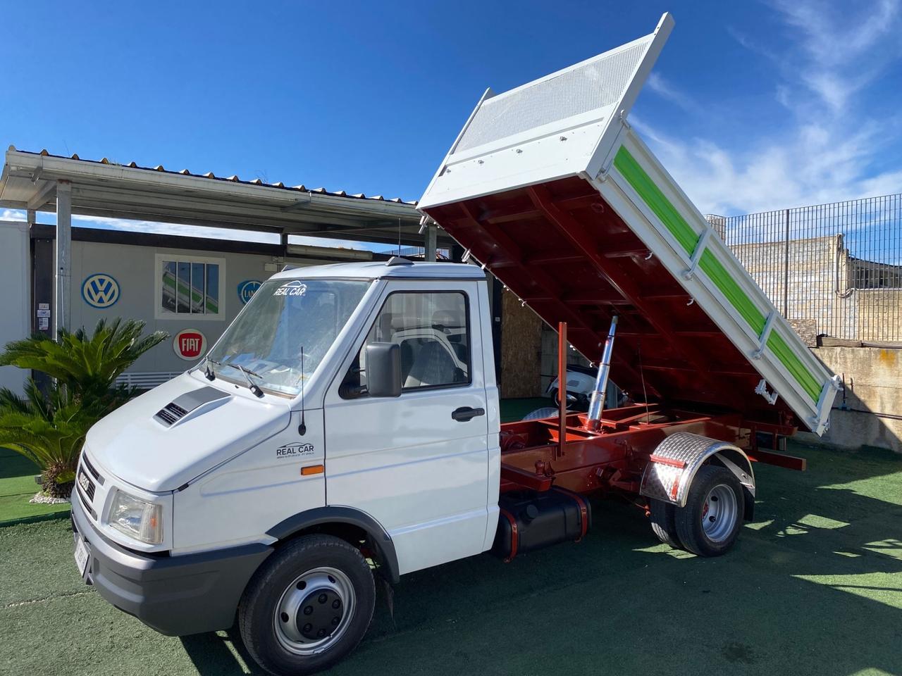 Iveco Daily 35-12 Ribaltabile Trilaterale 3 Posti