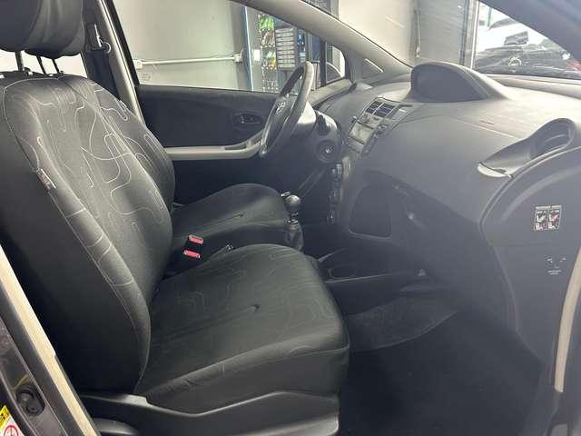 Toyota Yaris Yaris II 2005 5p 1.4 d-4d Now dpf