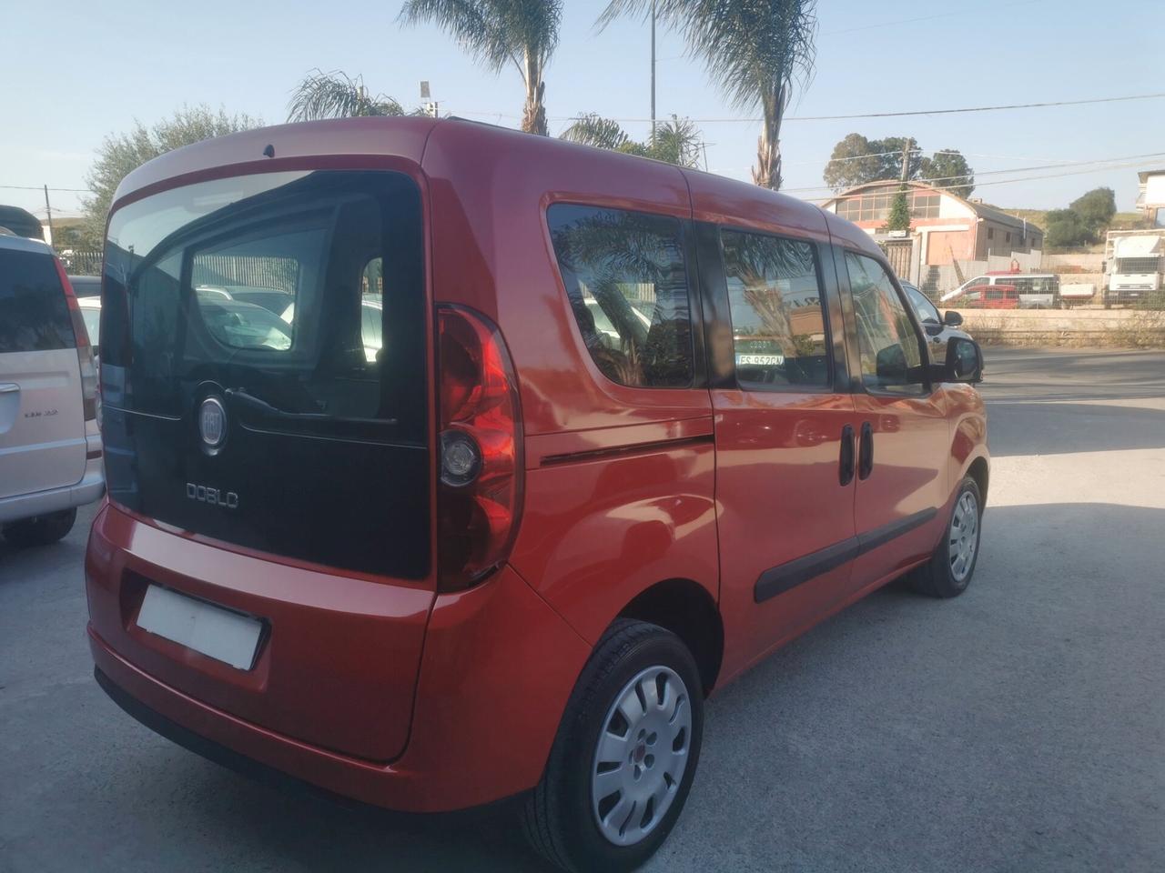 Fiat Doblo 1.6 Jtdm cv 105 2010