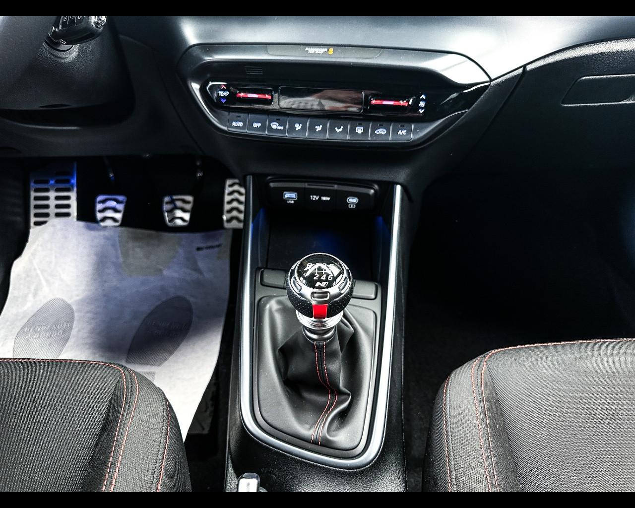HYUNDAI I20 PE MY25 1.0T MT NLINE CARBON